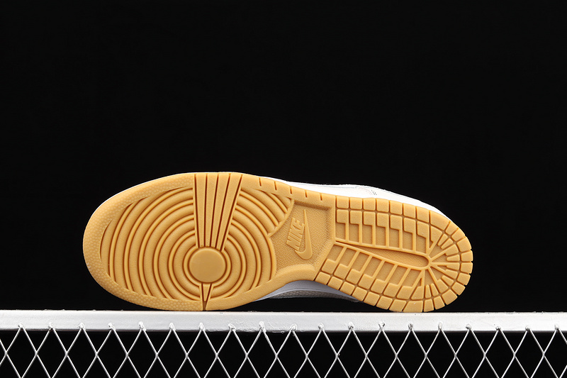 Sb Dunk Low Light Bone/White-Gum Light Brown 13