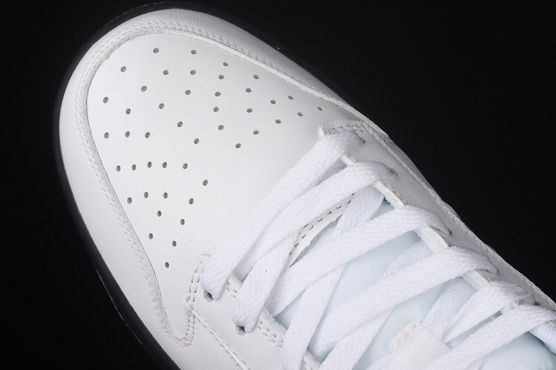 Sb Dunk Low White/Neutral Grey-Black 19