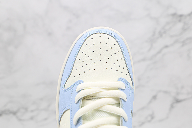 Sb Zoom Dunk Low Pro White/Light Blue/Light Blue 17