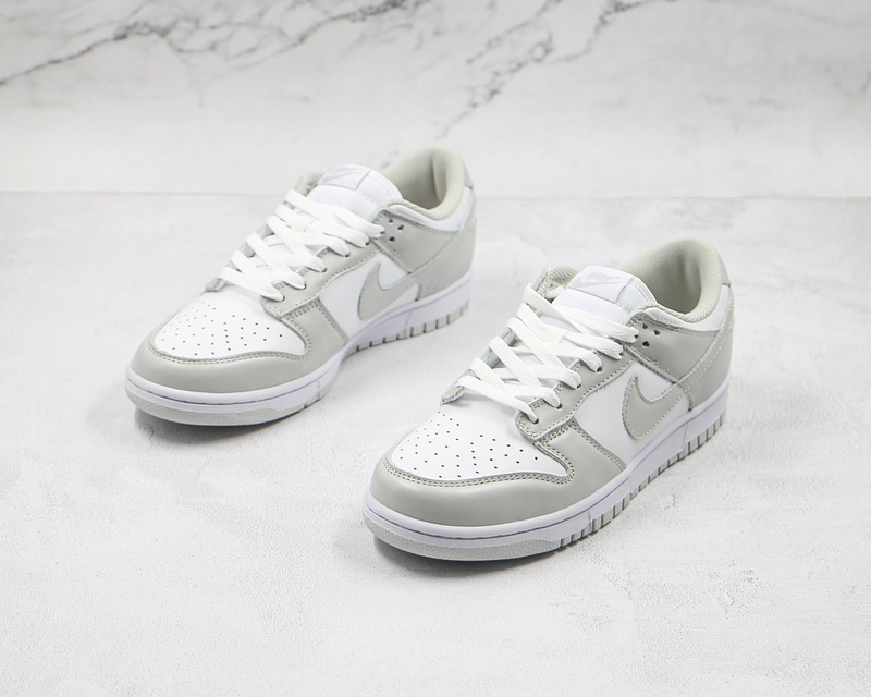 Sb Dunk Low Photon Dust White/Photon Dust 17