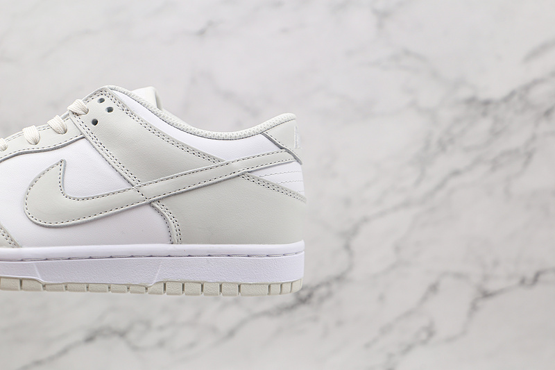 Sb Dunk Low Photon Dust White/Photon Dust/White 9