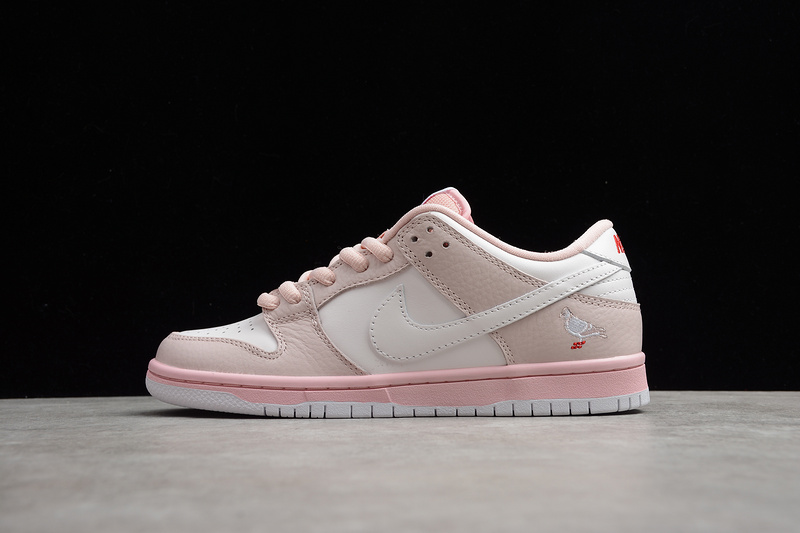 Sb Dunk Low Infrared Pink/White 31