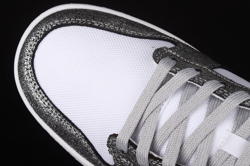 Zg Sb Dunk Low Shimmer Silver/Black/White 23