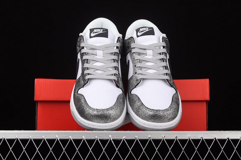 Zg Sb Dunk Low Shimmer Silver/Black/White 29