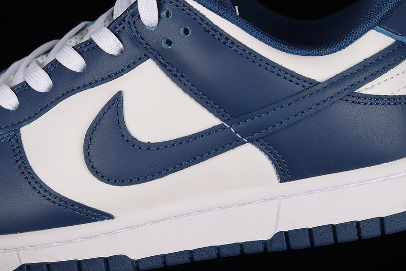 Dunk Low White/University Red/Valerian Blue 5