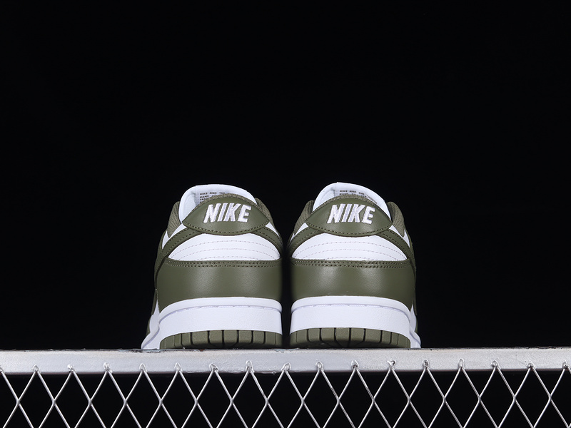 Dunk Low Sb White/Medium Olive/White 3