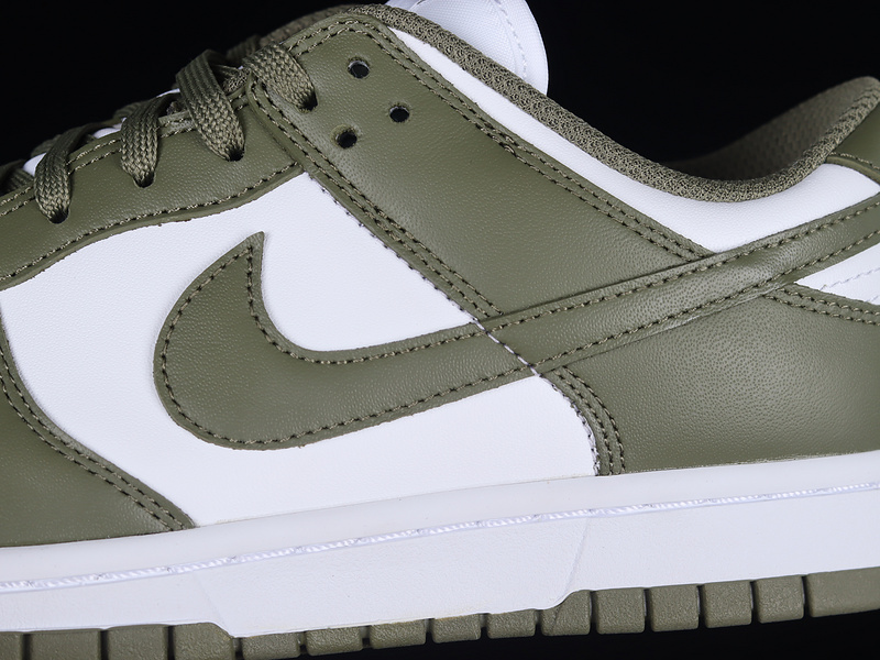 Dunk Low Sb White/Medium Olive/White 15