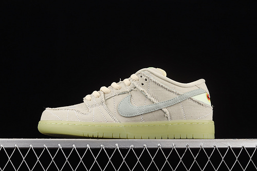 Dunk Low Sb Mummy Coconut Milk/Seafoam/Yellow Strike 9