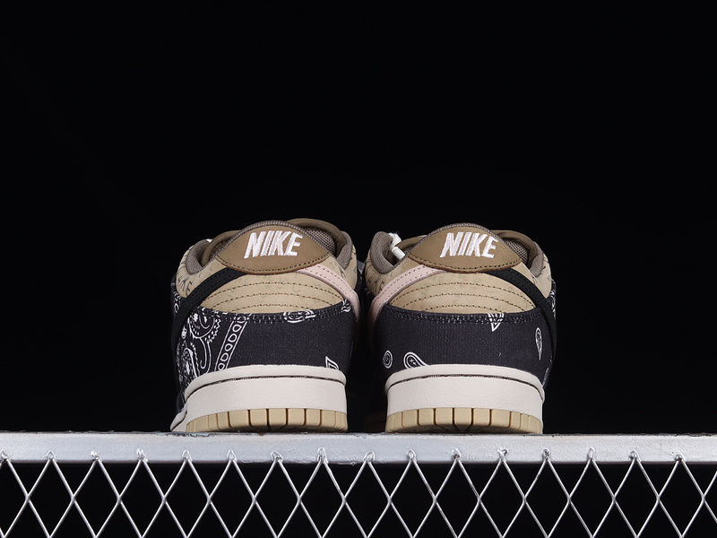 Travis Scott Sb Dunk Low Black/Parachute Beige/Petra Brown 29