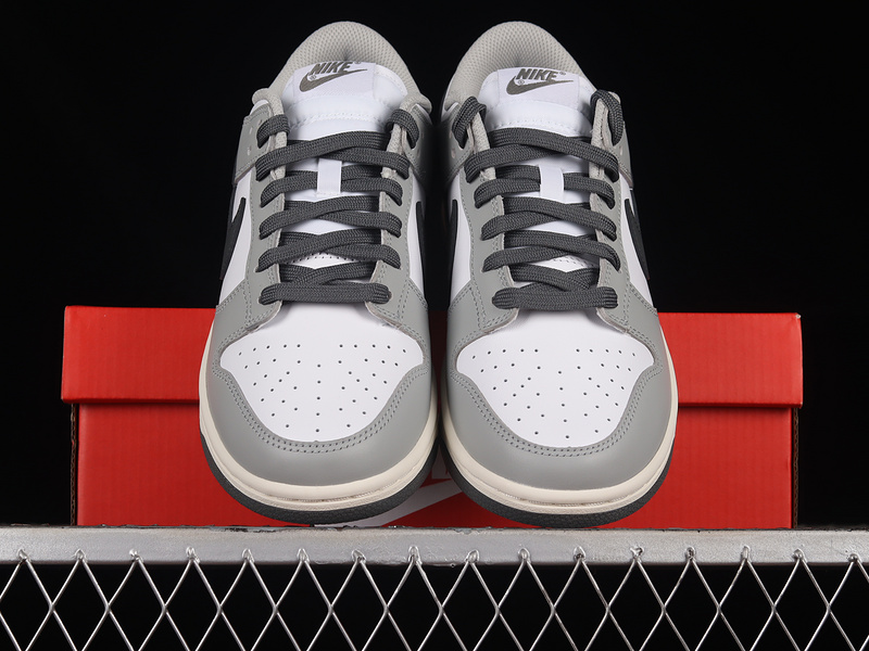 Dunk Low White/Light Smoke Grey/Black 7