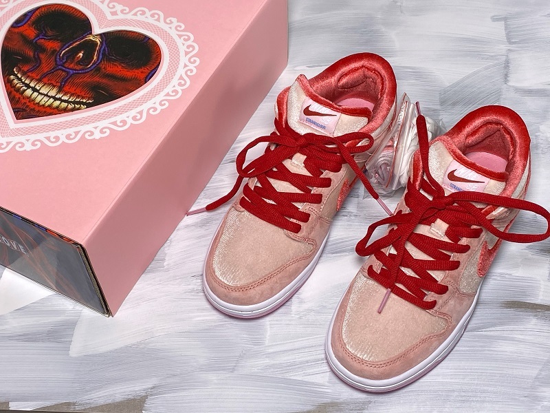 Sb Dunk Low Strangelove Skateboards Regular Box Pink/Red-White 13