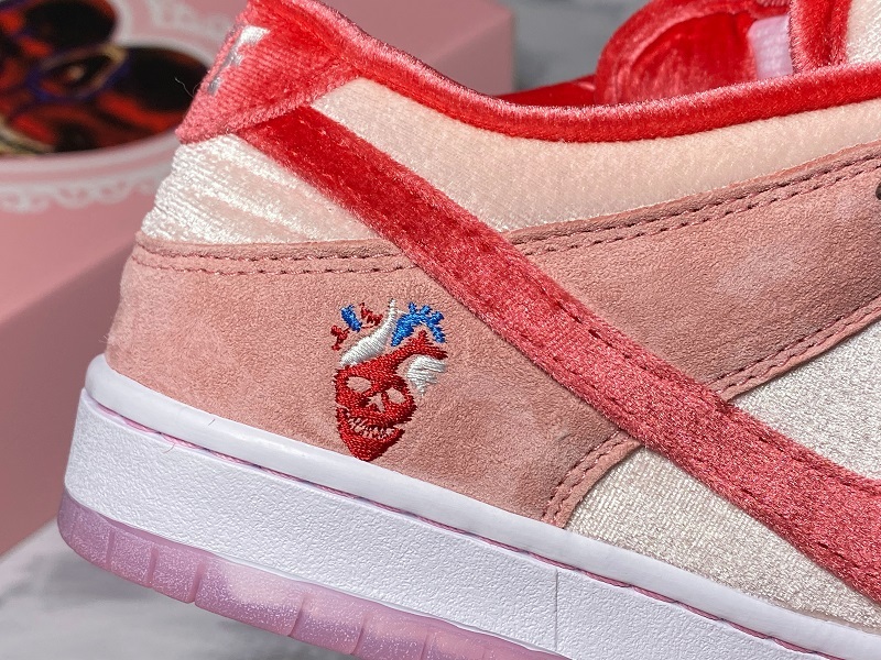 Sb Dunk Low Strangelove Skateboards Regular Box Pink/Red-White 25