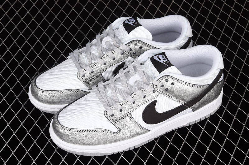 Sb Dunk Low Shimmer Silver/Black/White 5