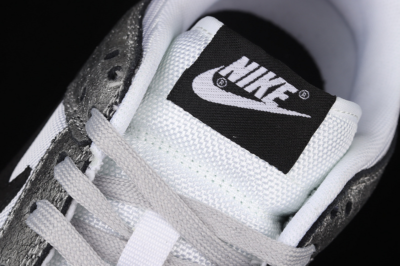 Sb Dunk Low Shimmer Silver/Black/White 9