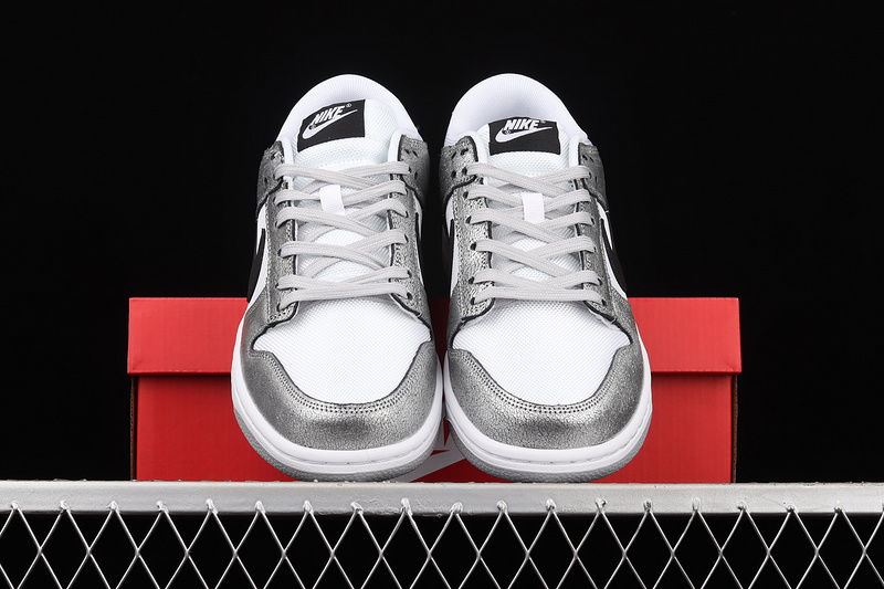 Sb Dunk Low Shimmer Silver/Black/White 11