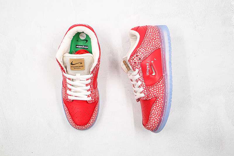 Stingwater X Dunk Low Sb Magic Mushroom University Red/White 3