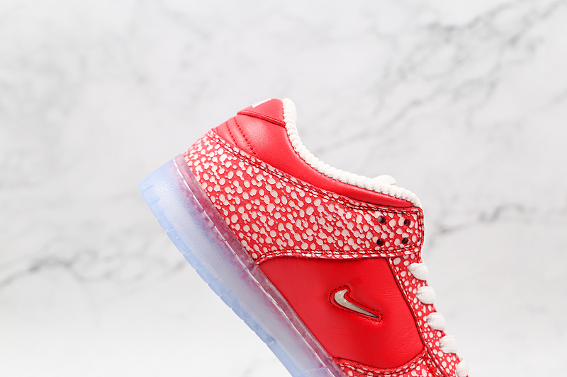 Stingwater X Dunk Low Sb Magic Mushroom University Red/White 9