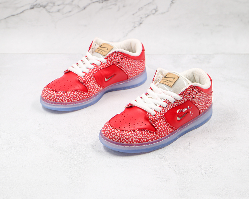 Stingwater X Dunk Low Sb Magic Mushroom University Red/White 13