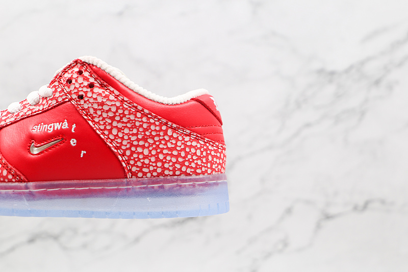 Stingwater X Dunk Low Sb Magic Mushroom University Red/White 15