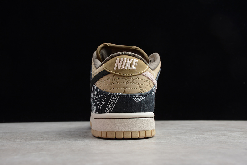 Gz Sb Dunk Low Travis Scott Black/Parachute Beige-Petra Brown 13