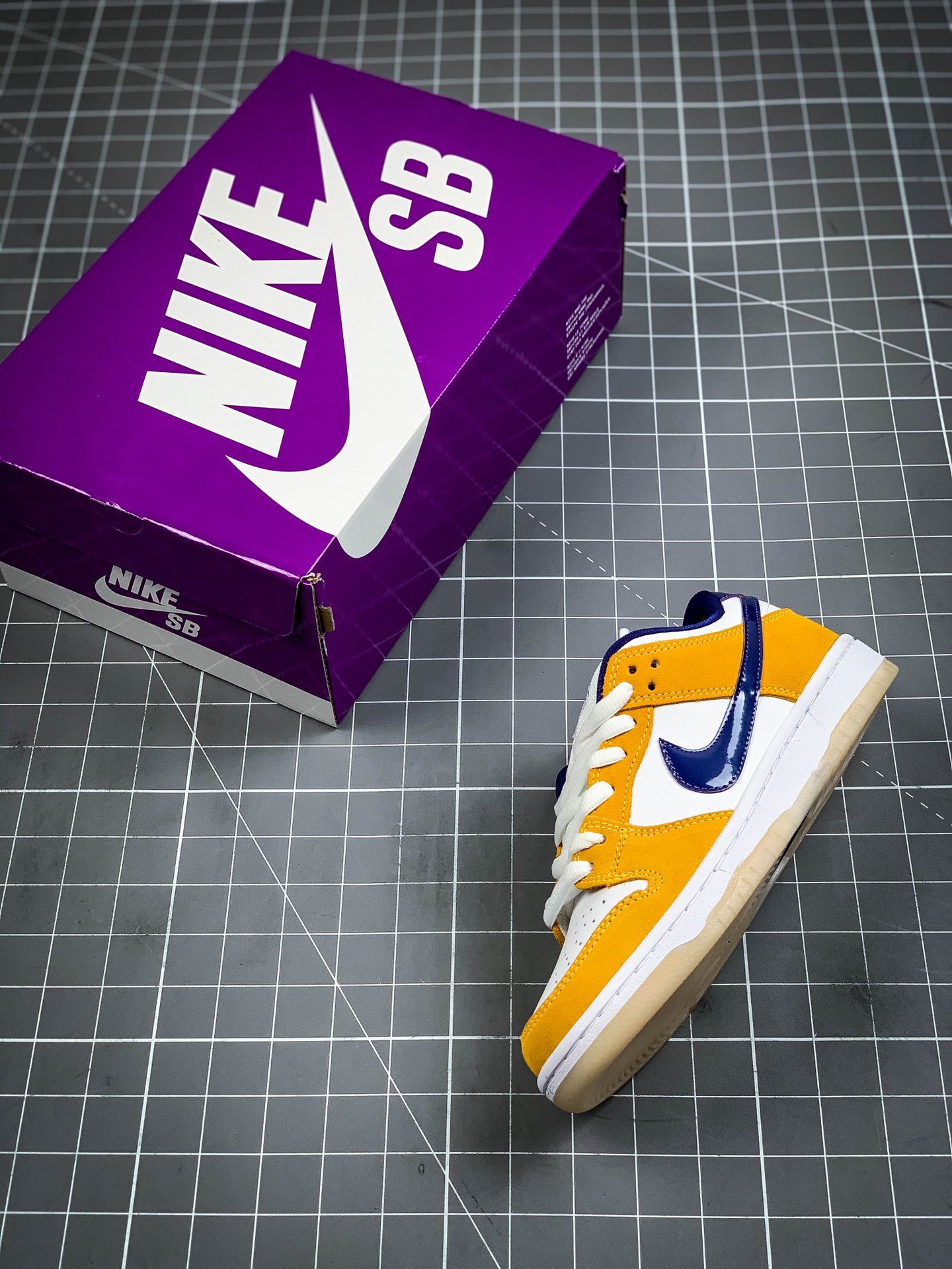 Sb Dunk Low Laser Orange White/Regency Purple-Laser Orange 11