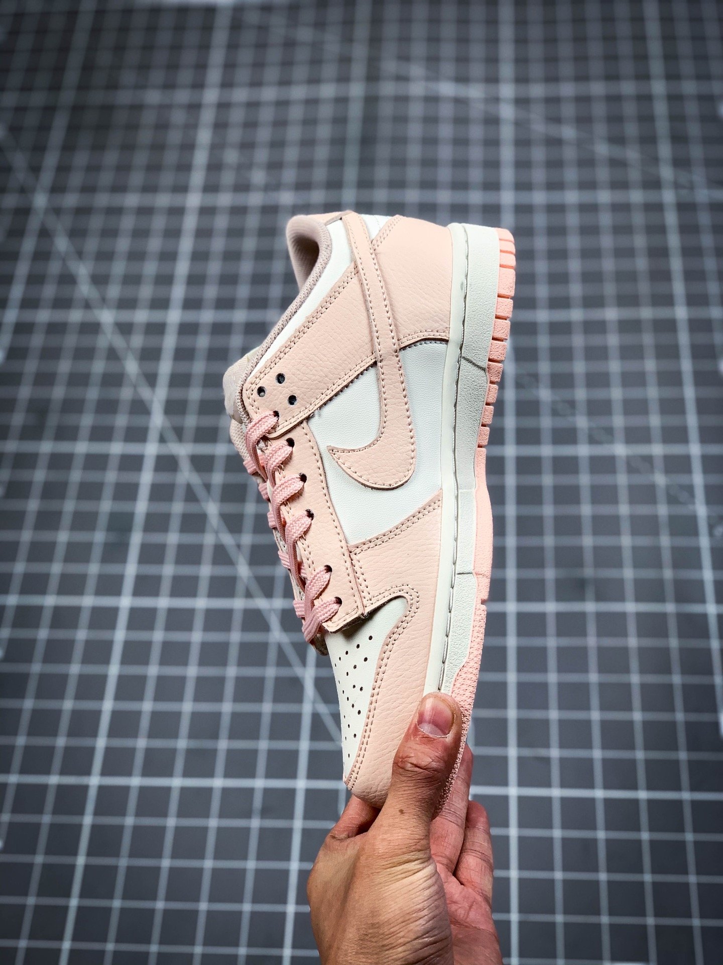 Jeff Staple X Sb Dunk Low Pink/White Pigeon 3