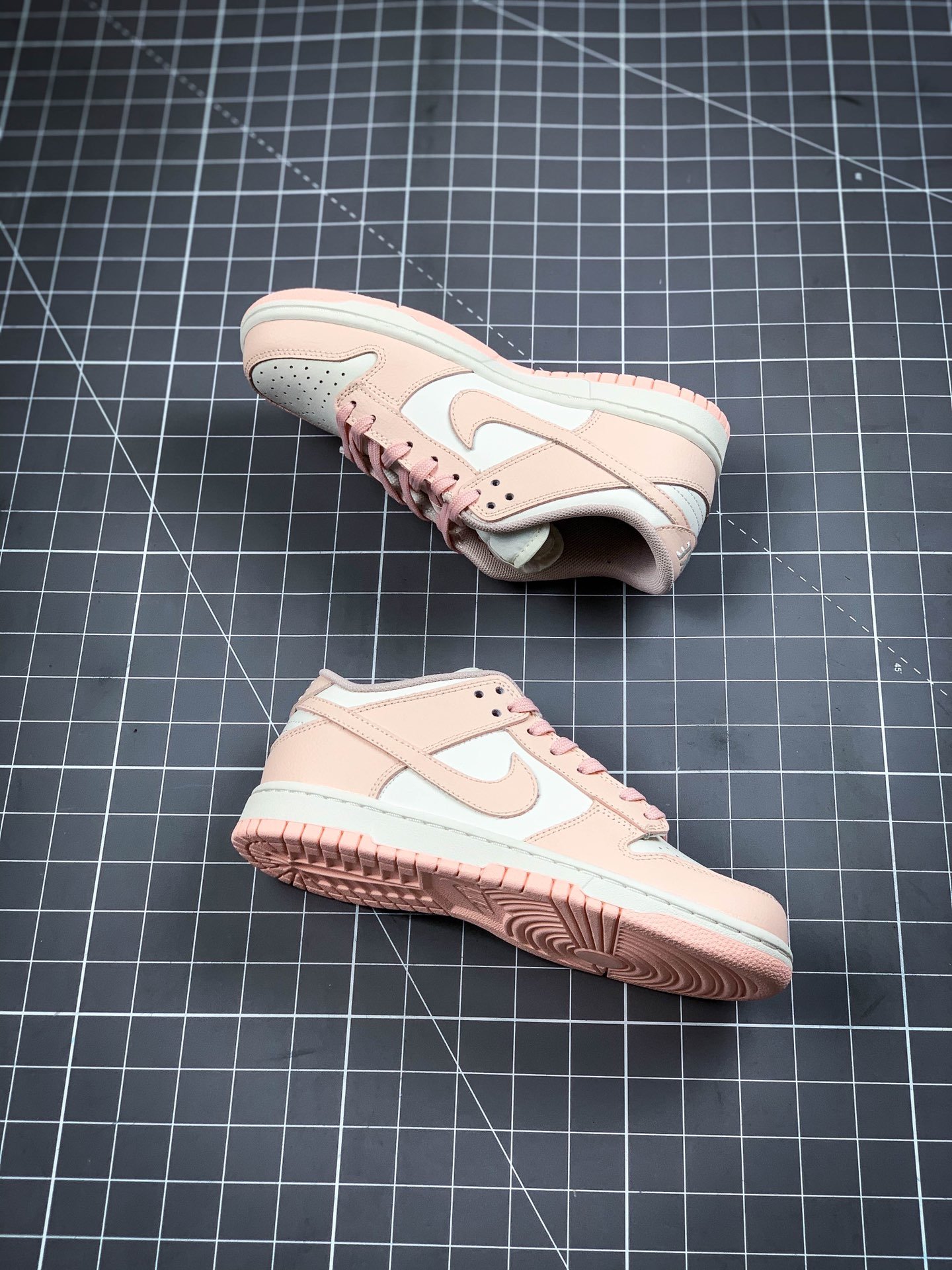 Jeff Staple X Sb Dunk Low Pink/White Pigeon 17