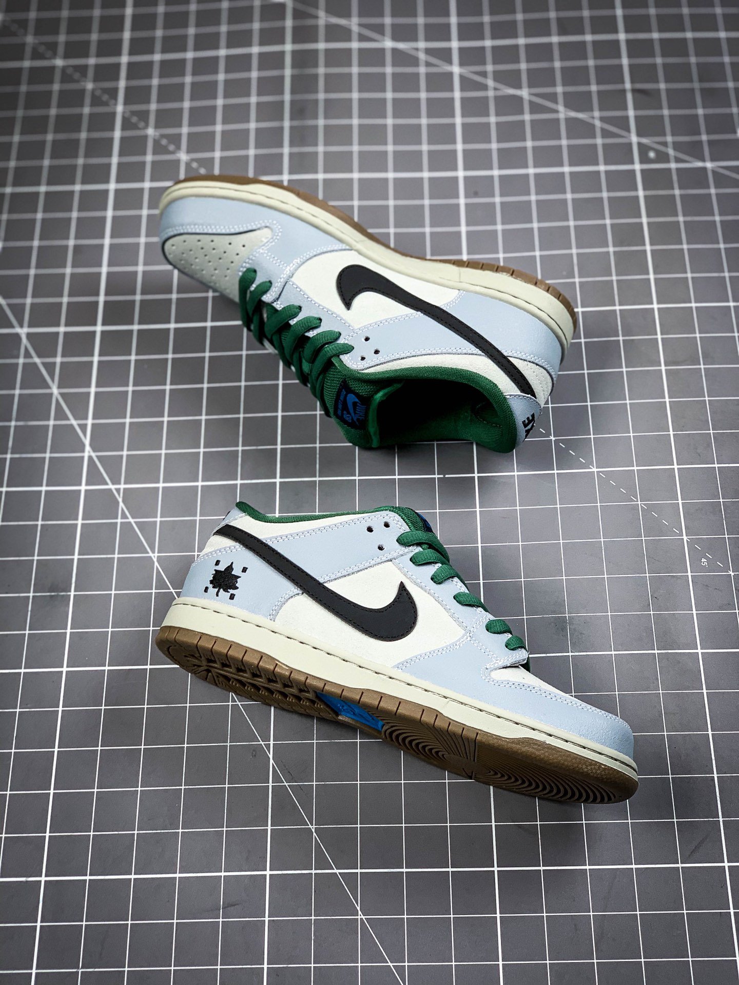 Sb Dunk Low Premium Sb Maple Leaf Blue/Black/Green 5