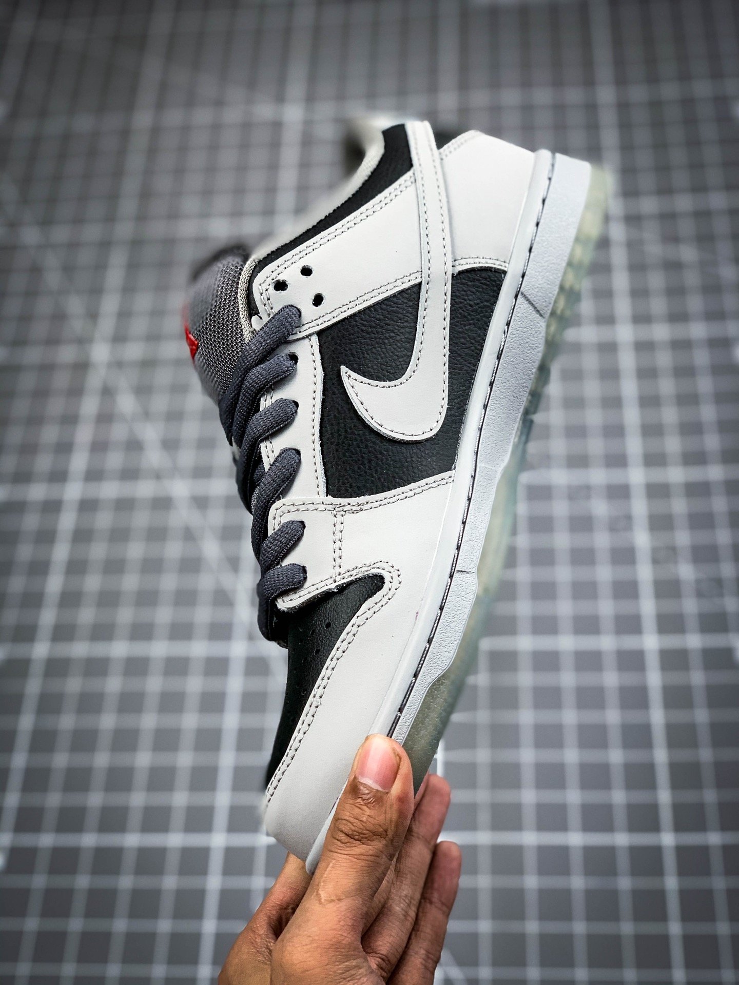 Atlas X Dunk Low Premium Sb Wolf Grey/Black/Red 9