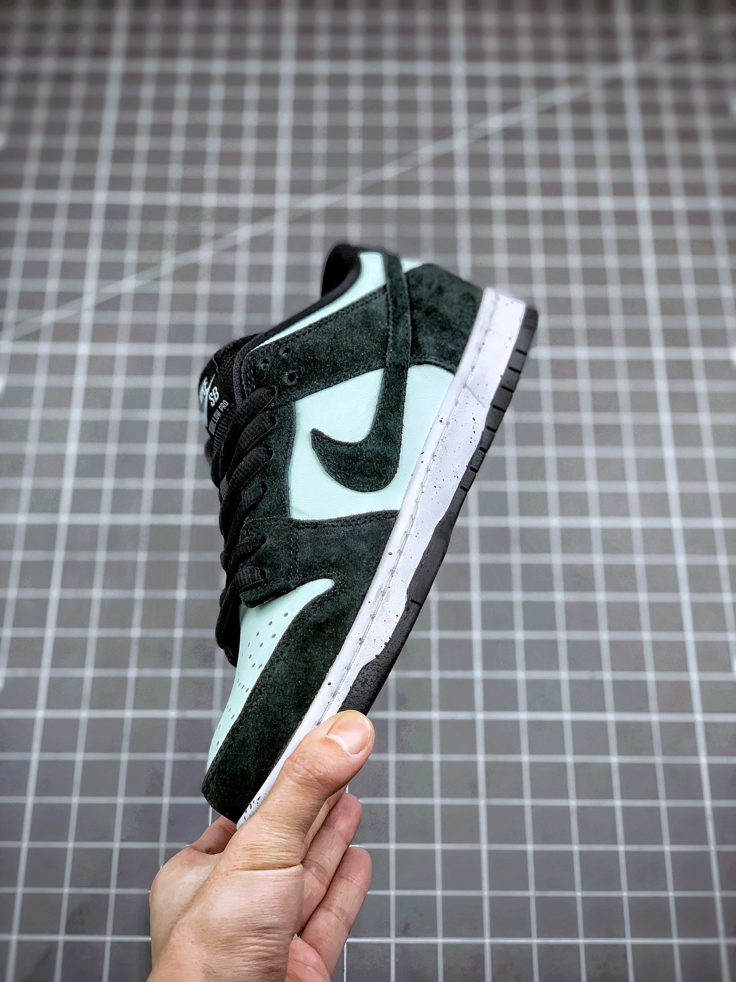 Original Quality Zoom Dunk Low Pro Sb Barely Green Black/Barely Green-White 9