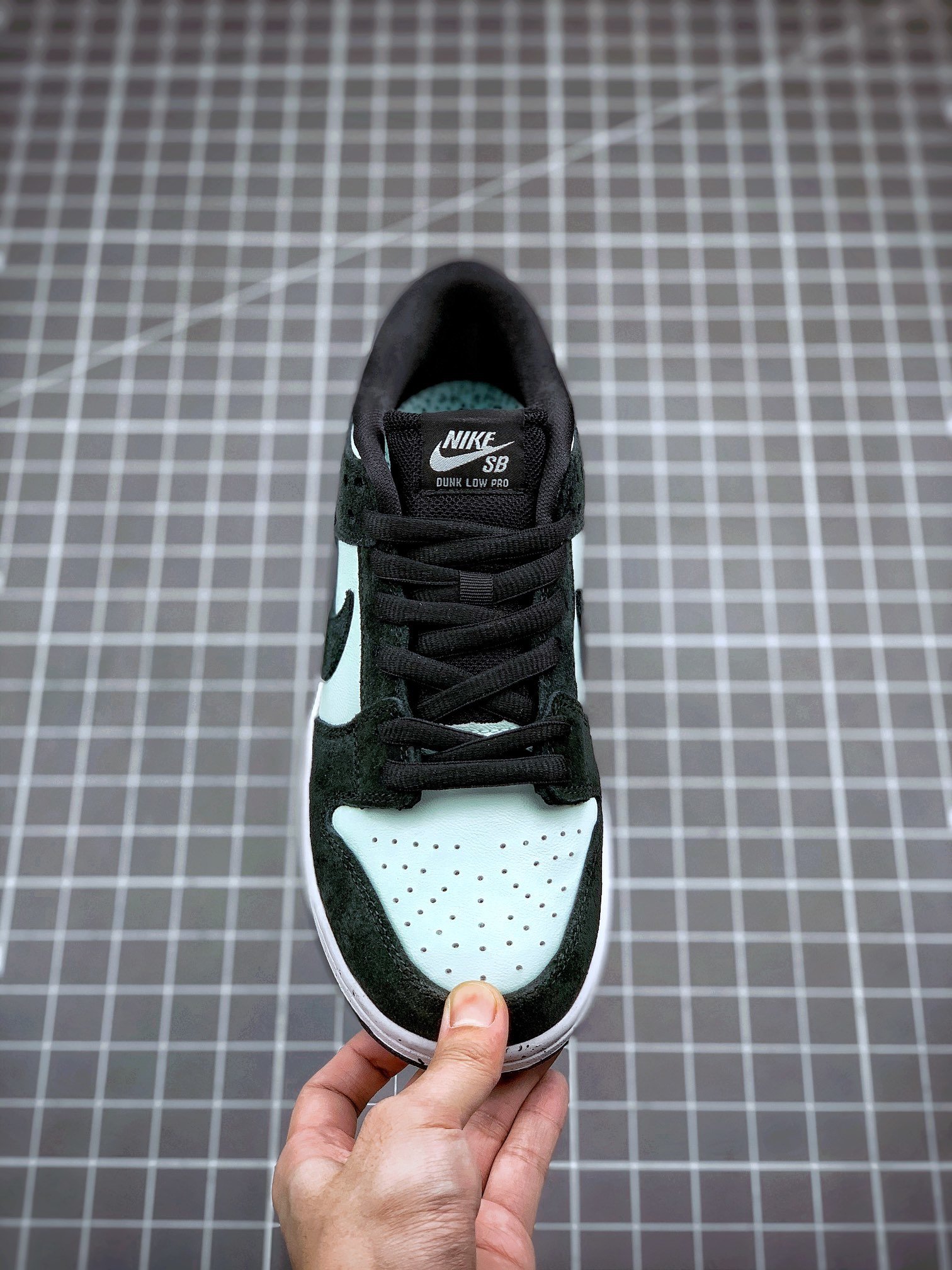 Original Quality Zoom Dunk Low Pro Sb Barely Green Black/Barely Green-White 17