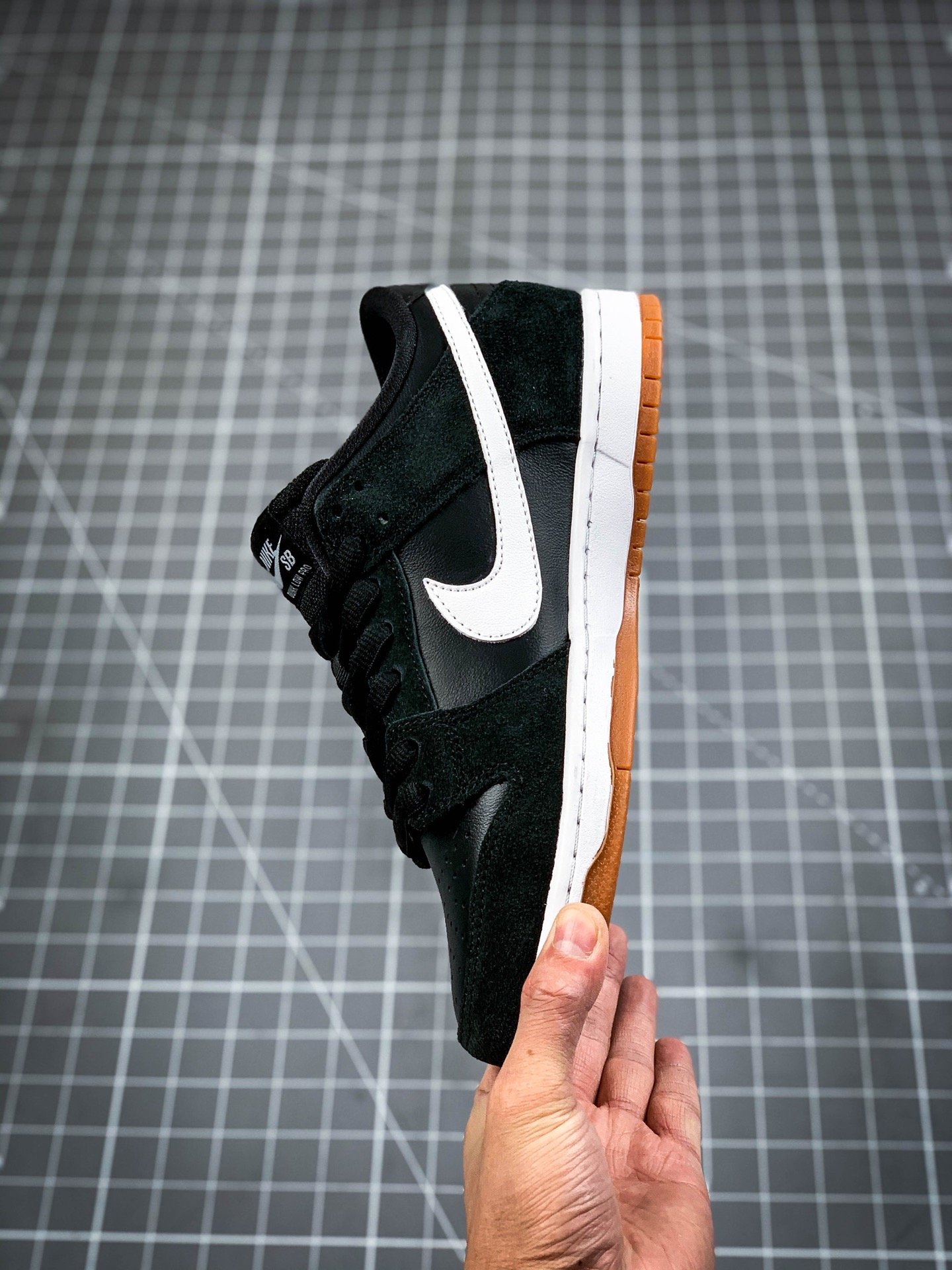 Sb Zoom Dunk Low Pro Black/White-Gum Light Brown 13