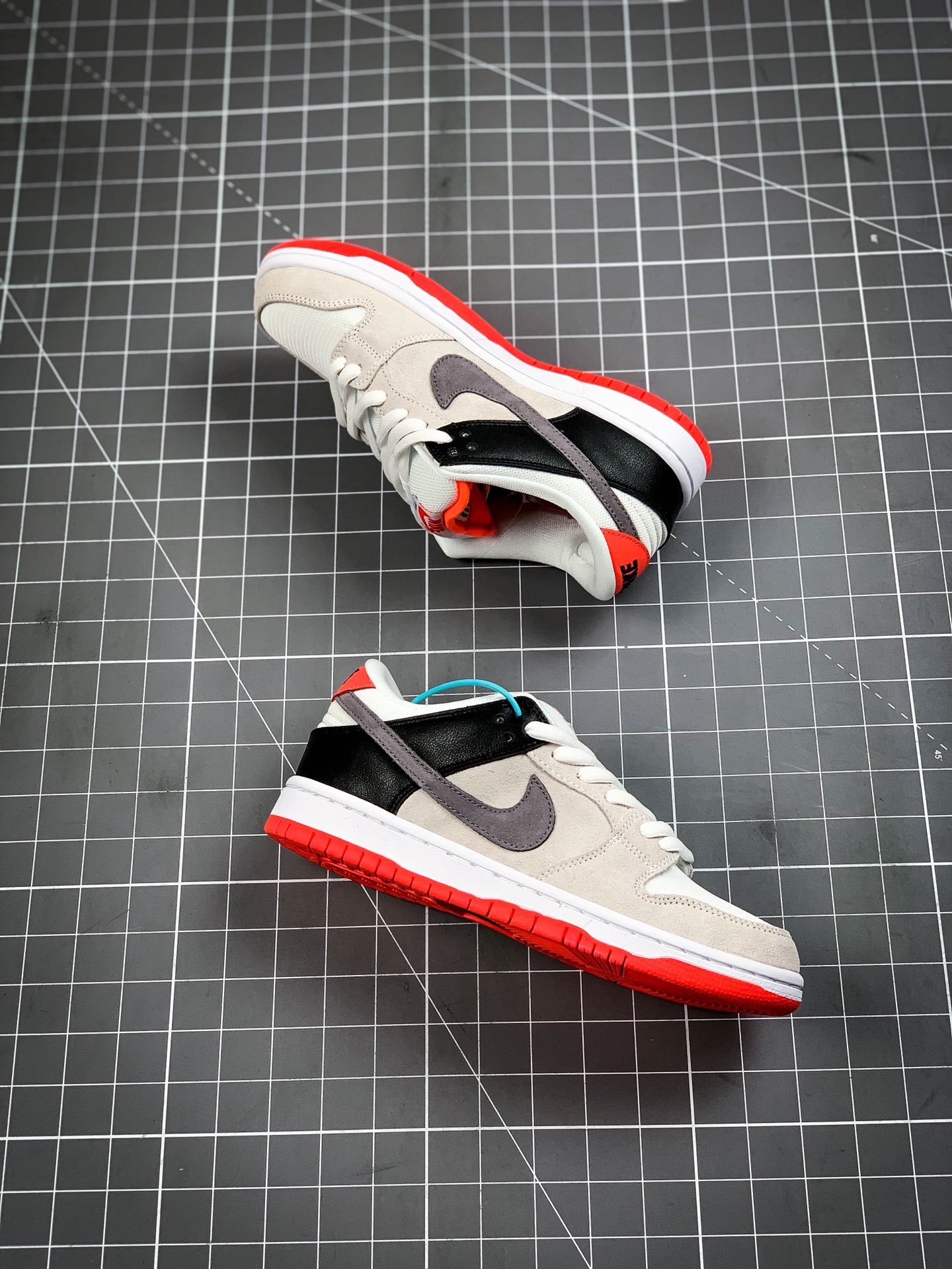 Sb Dunk Low Infrared Orange Label White/Cement Grey-Black-Infrared 15