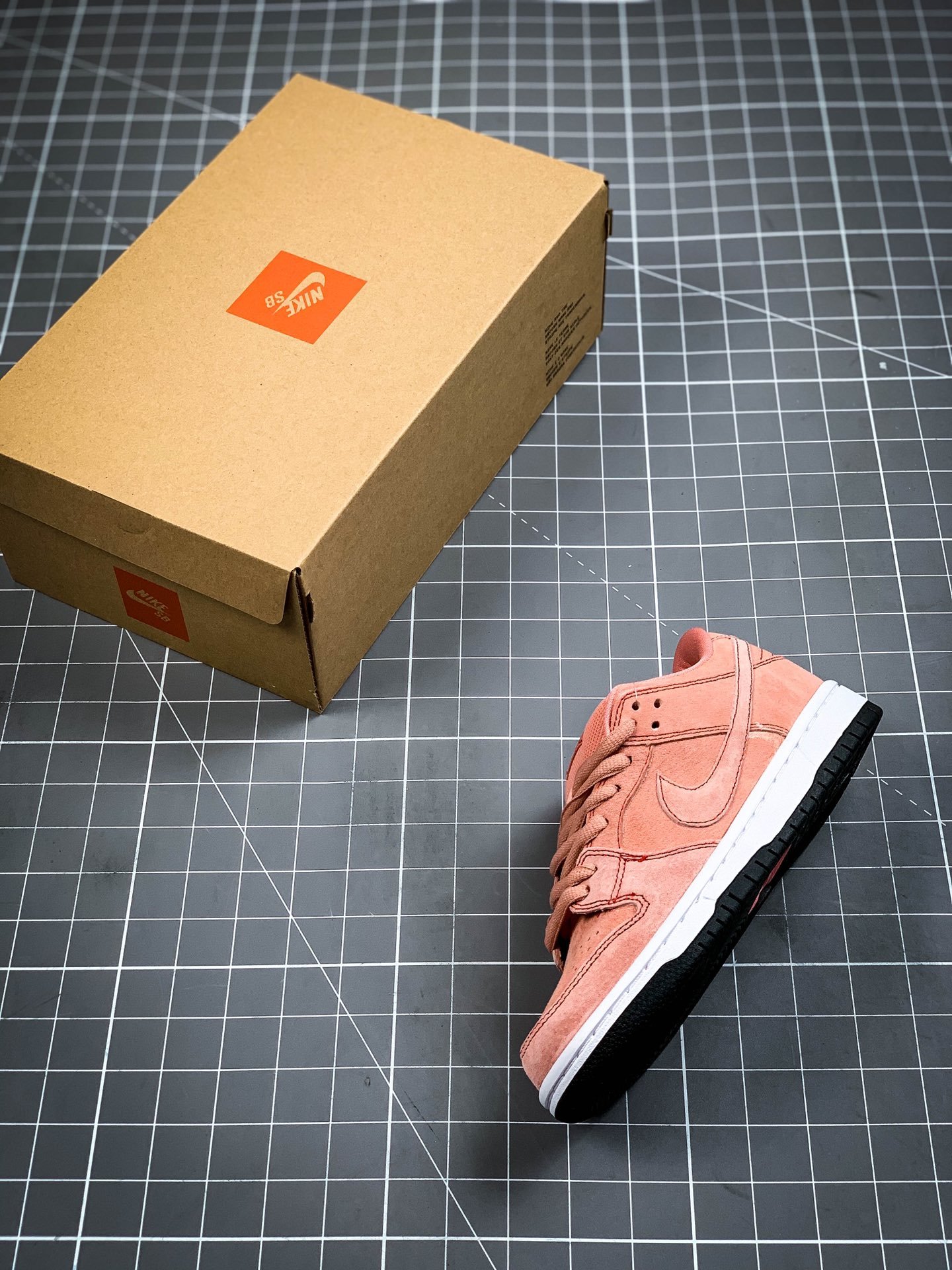 Dunk Sb Low Pro Pink/Red-White 13