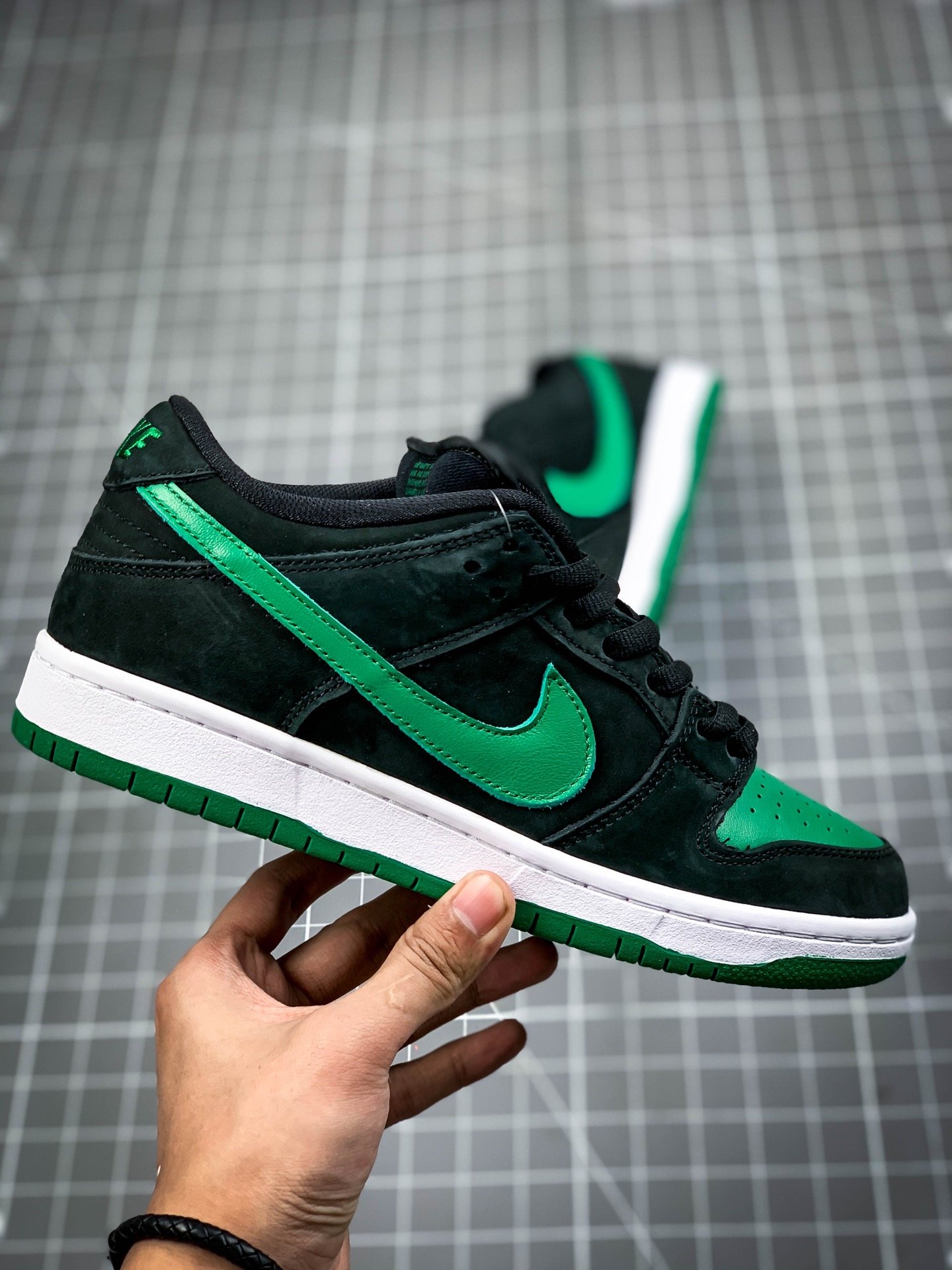 Sb Dunk Low Pro Black/Pine Green-White 15