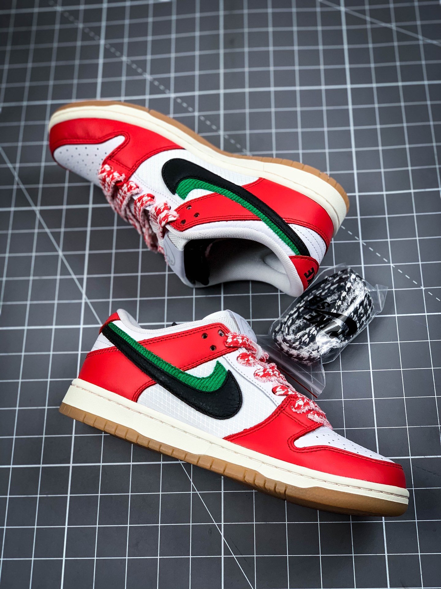 Frame Skate X Sb Dunk Low Habibi Chile Red/White-Lucky Green-Black 15