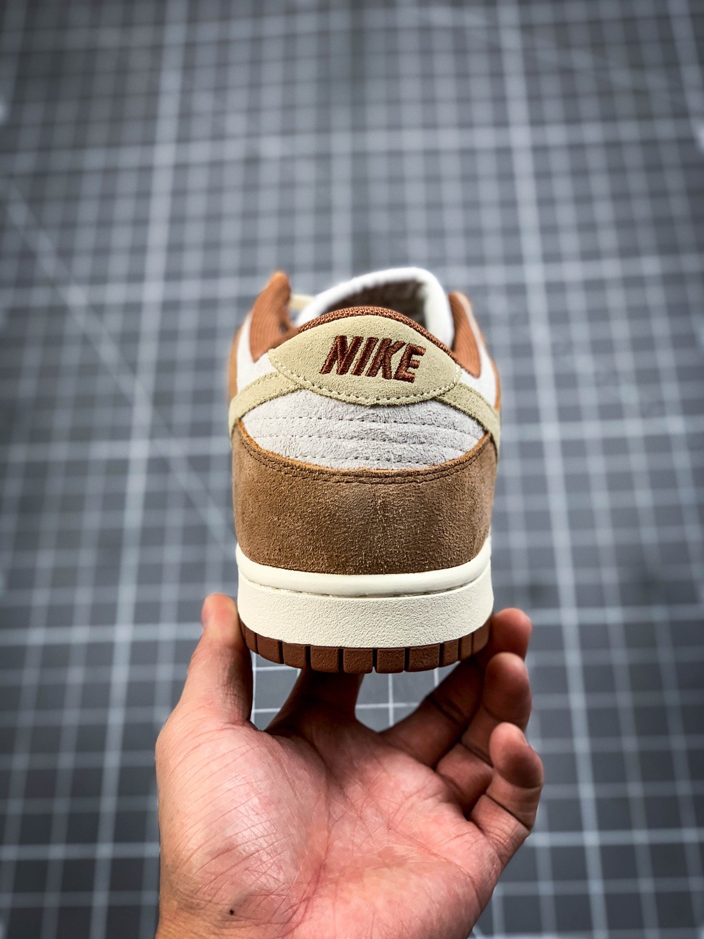 Sb Dunk Low Sail/Medium Curry-Fossil 3