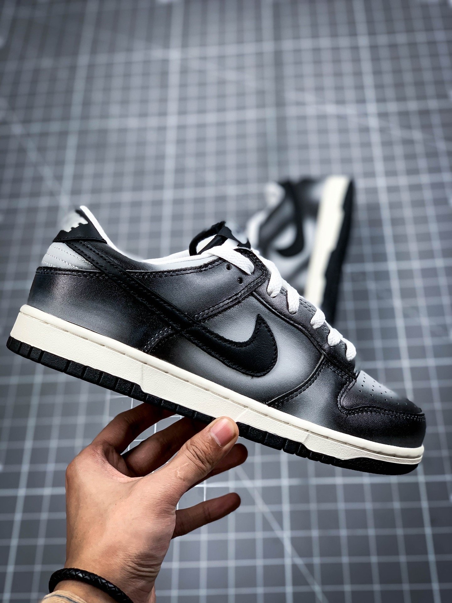 Sb Dunk Premium Haze White/Black-Medium Grey 3