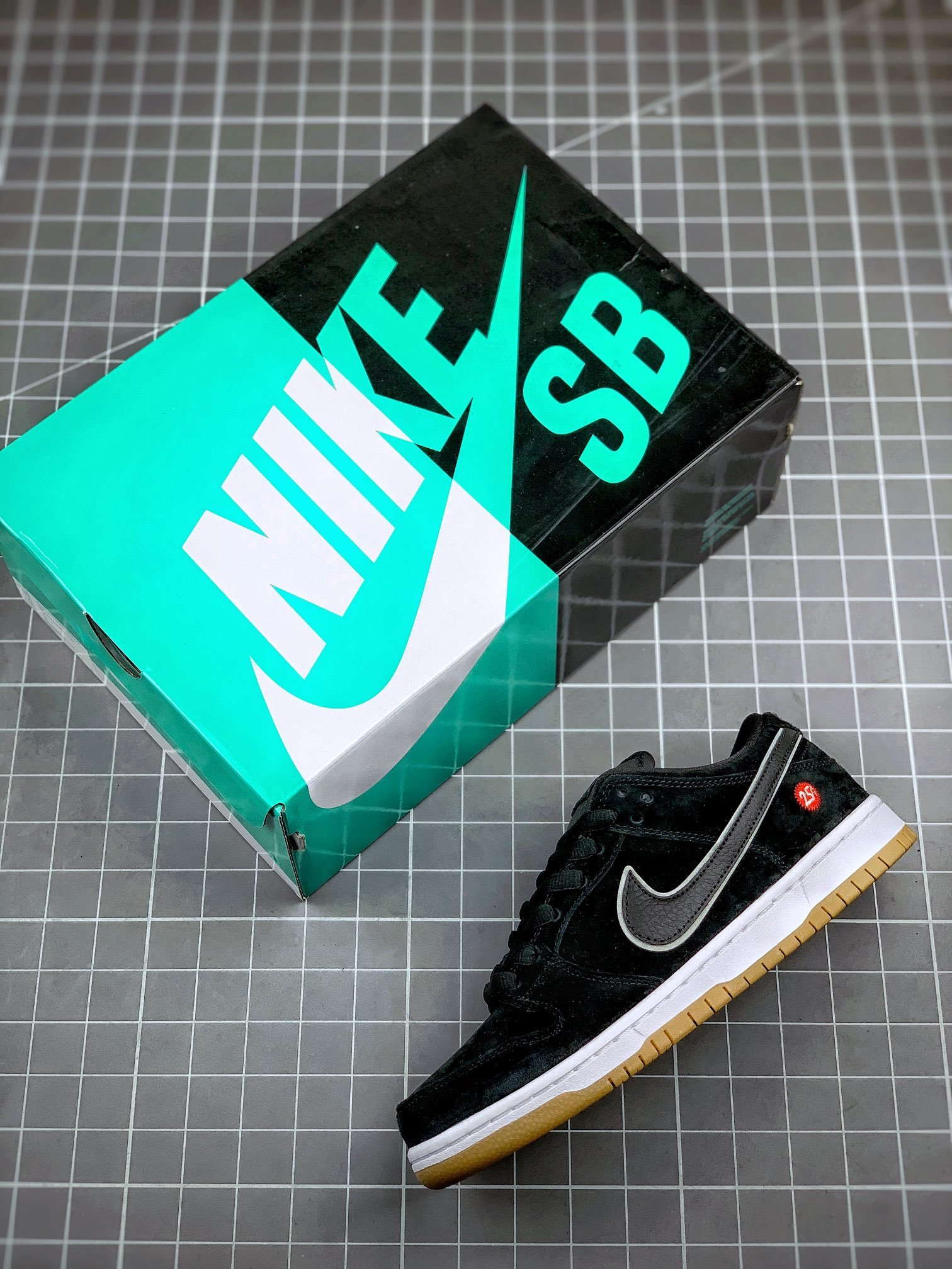 Dunk Sb Low Quartersnacks Black/Black-Reflective Silver 3