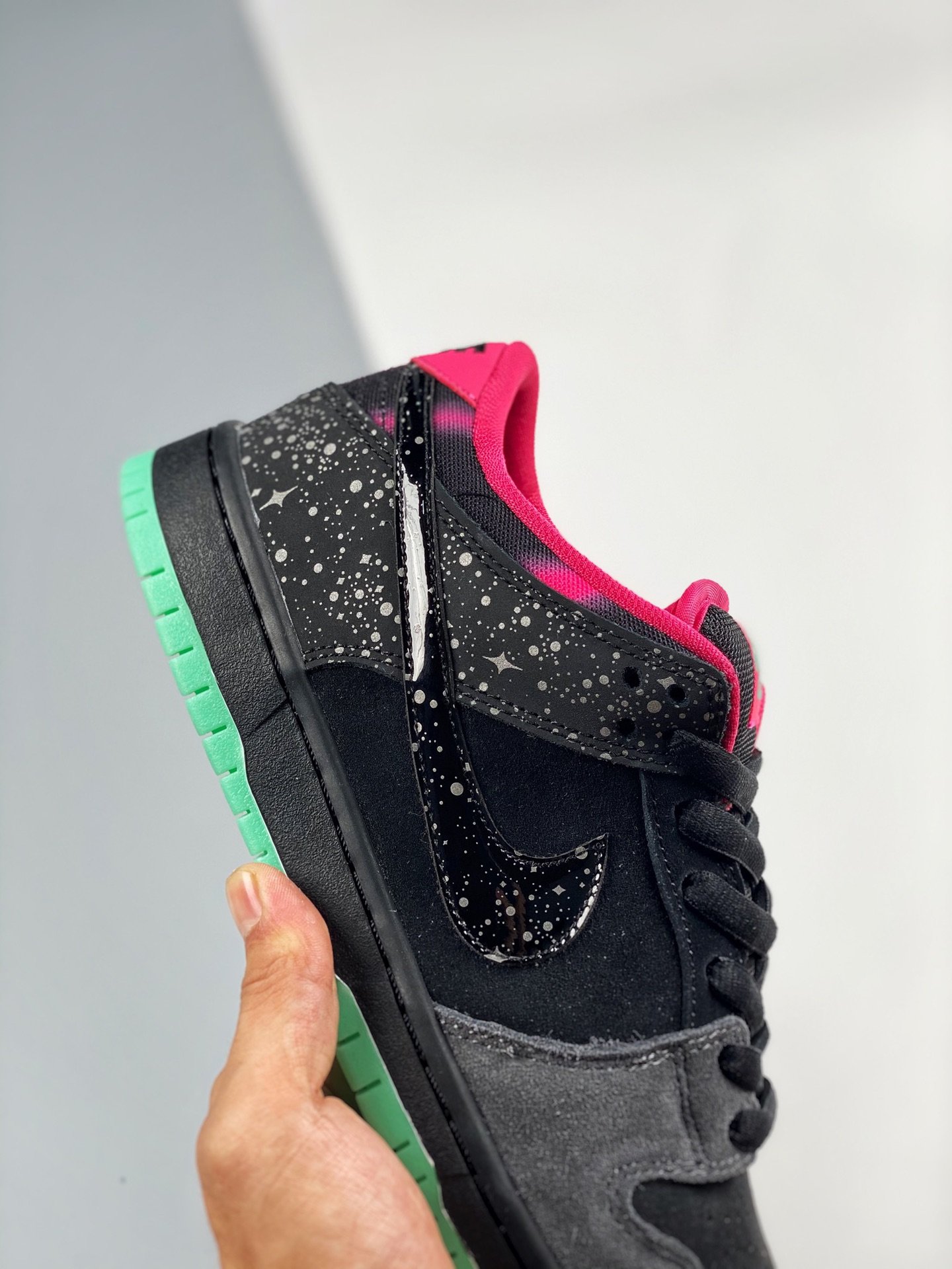 Sb Dunk Low Premier Northern Lights Black/Pink/Green 3