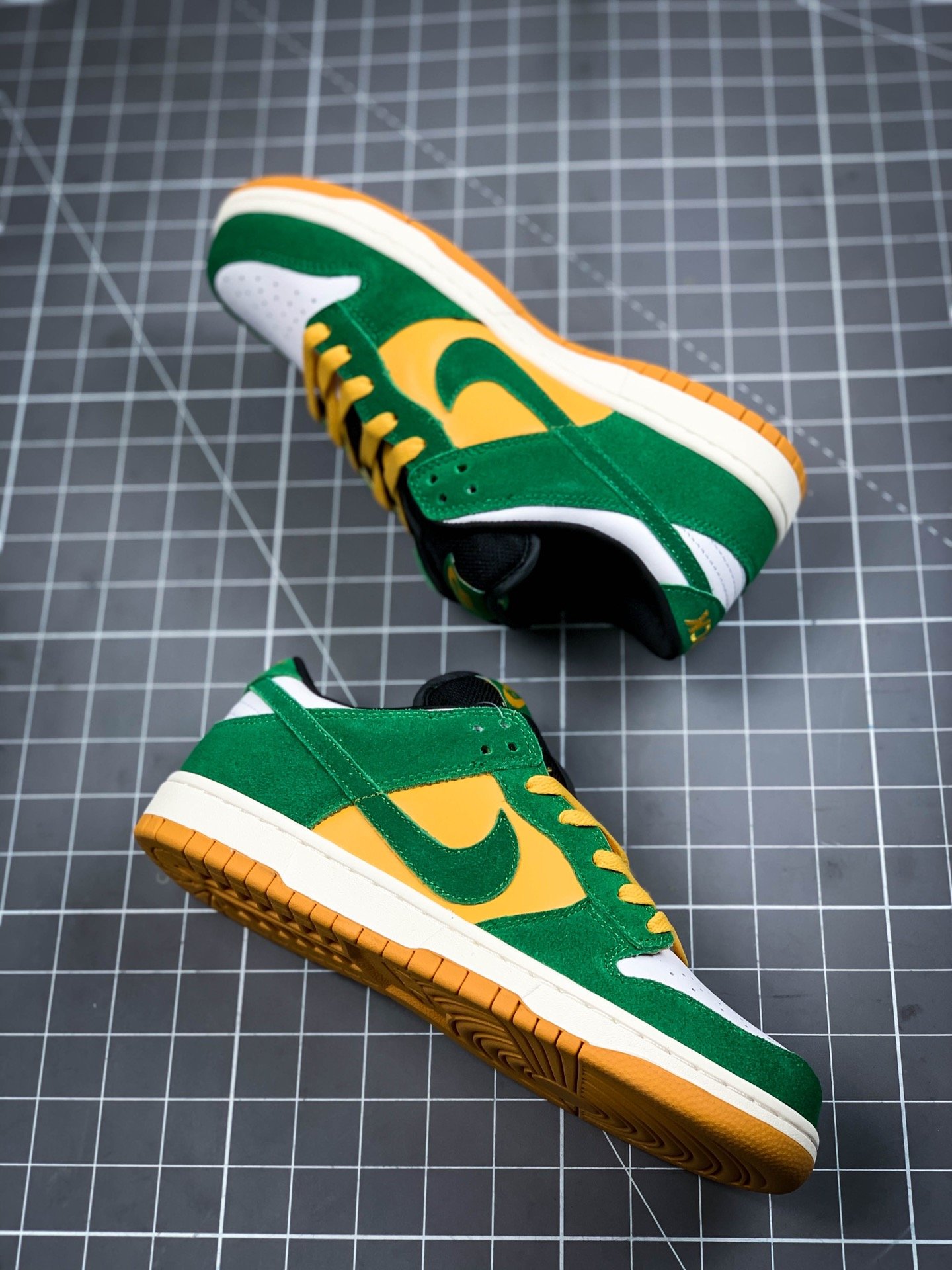 Sb Dunk Low Sp Green/White/Yellow 13