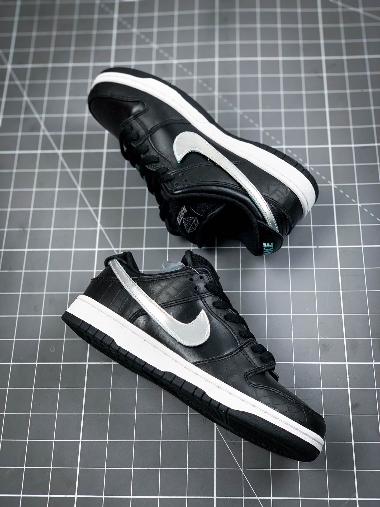 Diamond Supply Co. X Dunk Low Pro Sb Black Diamond Black/Chrome-Black 7