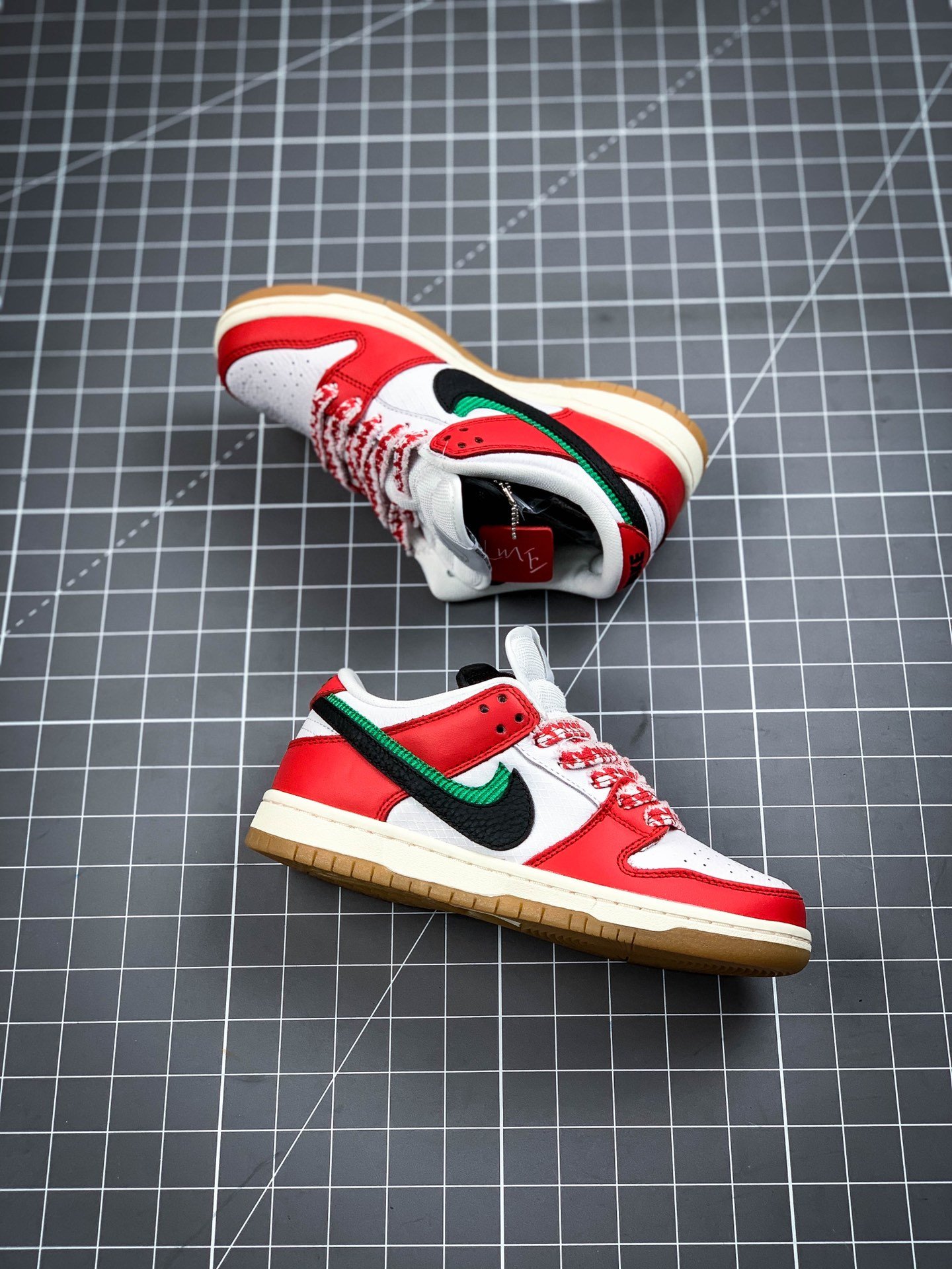 Frame Skate X Sb Dunk Low Red/White/Black 3