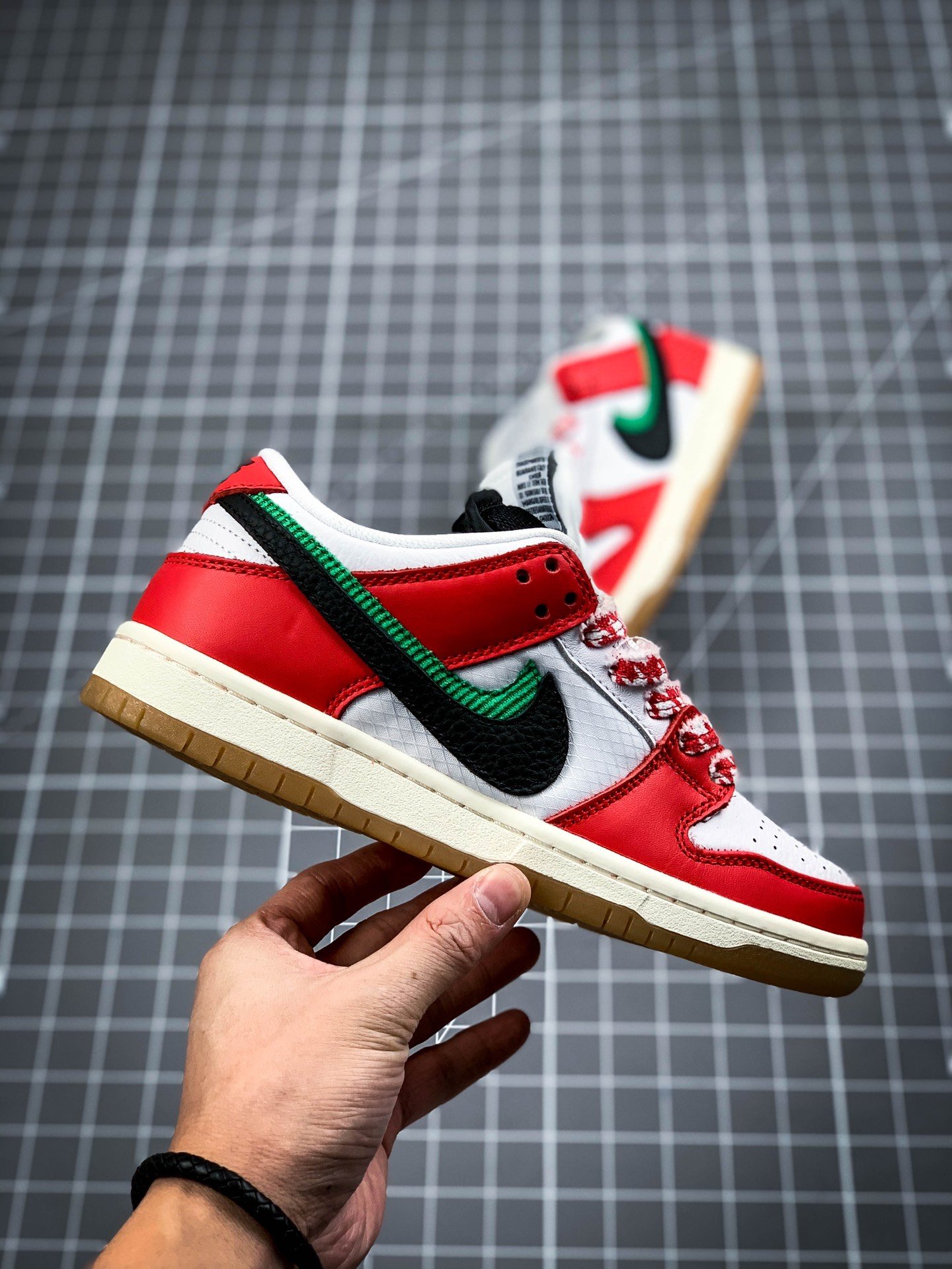 Frame Skate X Sb Dunk Low Red/White/Black 17