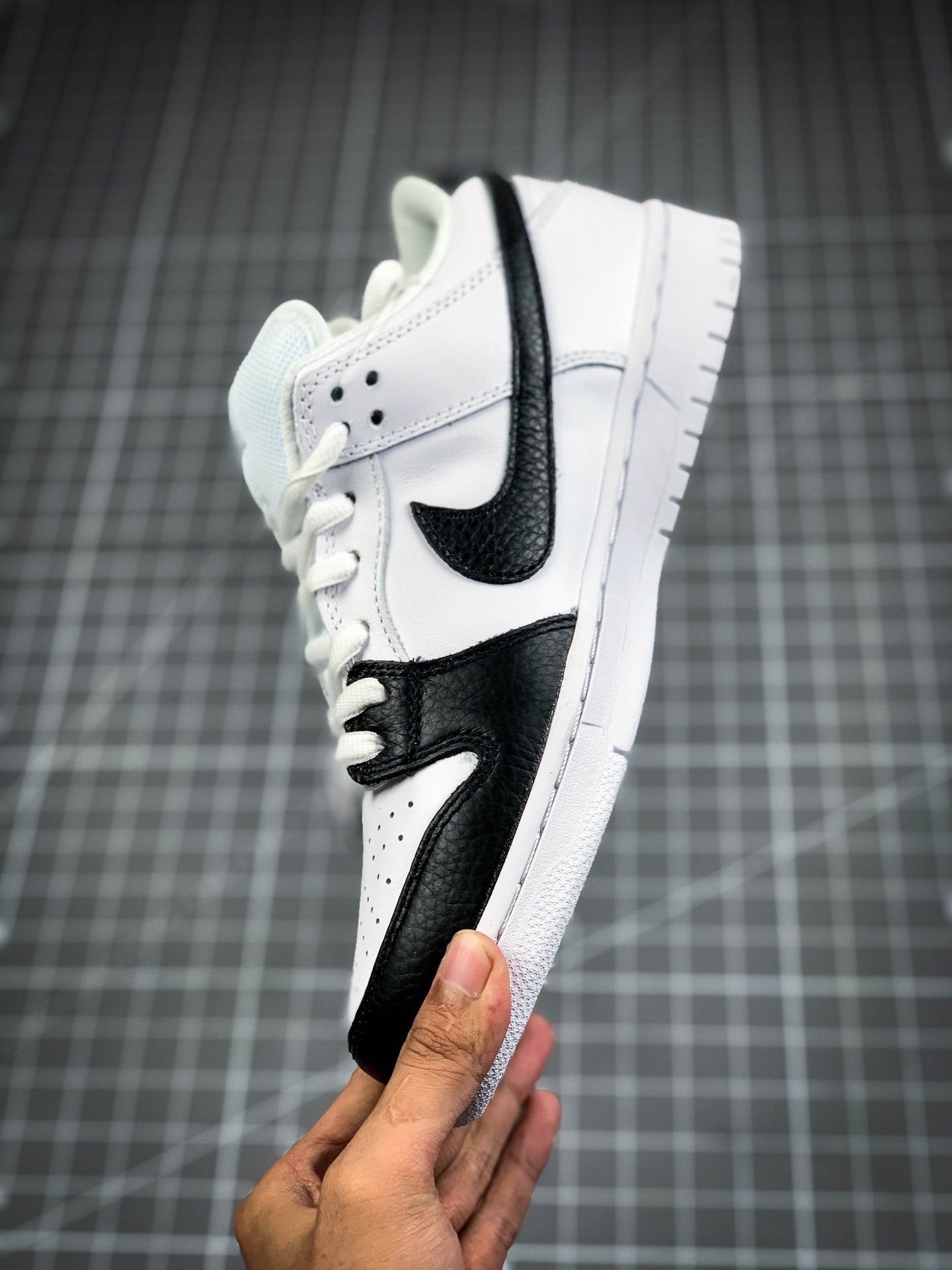 Sb Dunk Low Premium Yin Yang Black/White 7