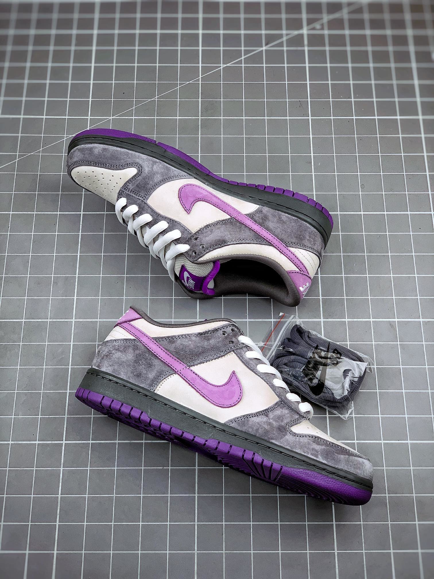 Dunk Low Pro Sb Purple Pigeon Light Graphite/Prism Violet 3