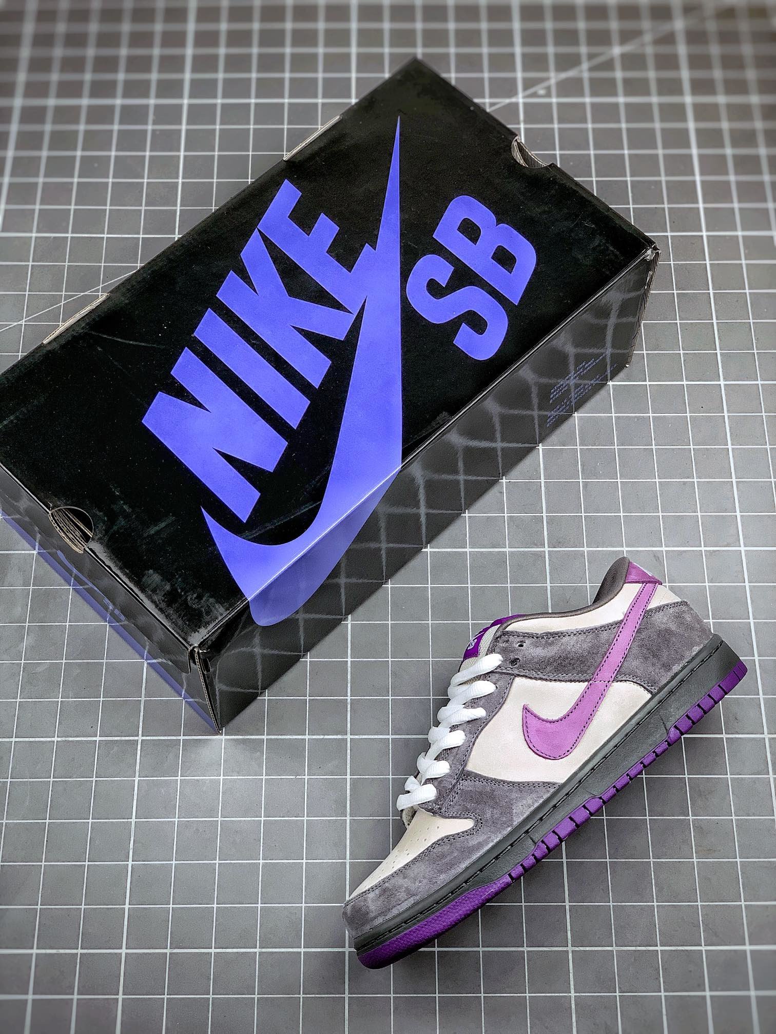 Dunk Low Pro Sb Purple Pigeon Light Graphite/Prism Violet 17