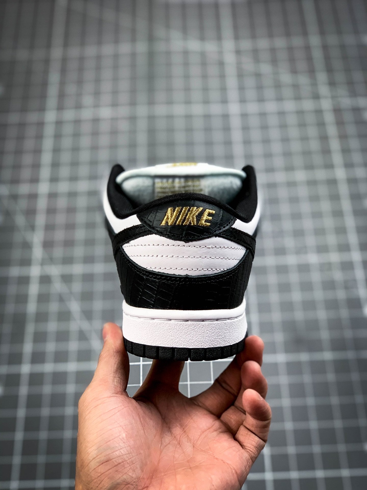 Supreme X Sb Dunk Low Black Stars Black/White/Gold 15