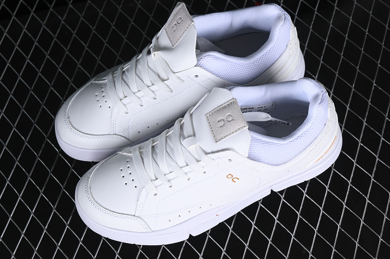 The Roger Advantage On Milky/White 11