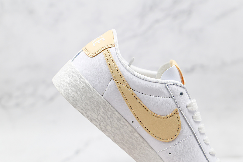 Blazer Low Le White/Canvas/White 17